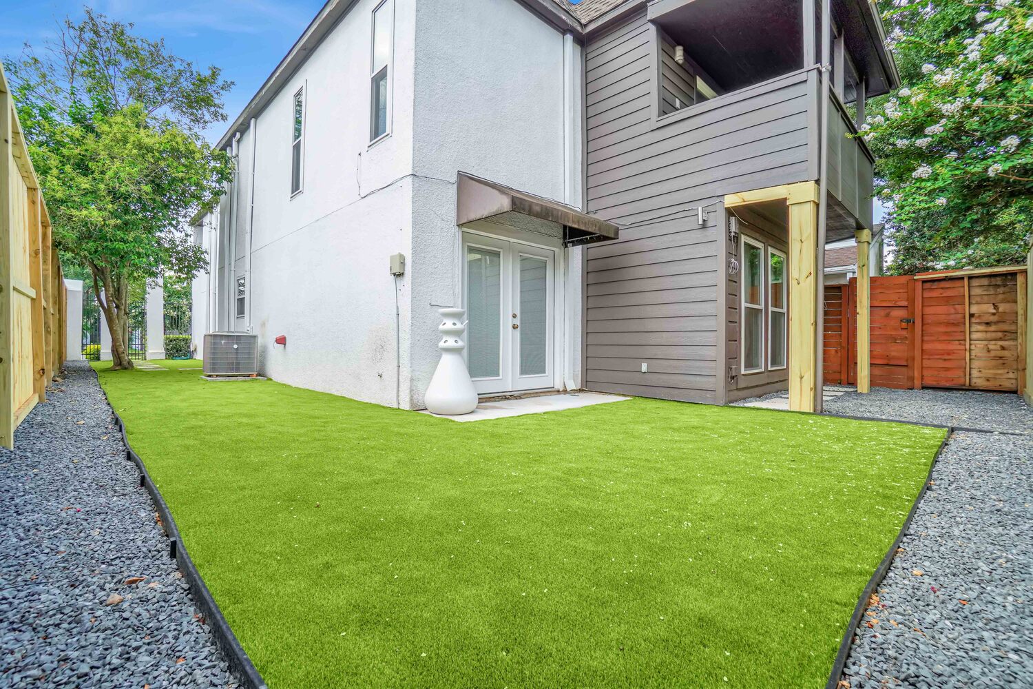 Orion-Turf-And-Landscape_Houston-Artificial-Grass_Backyard10