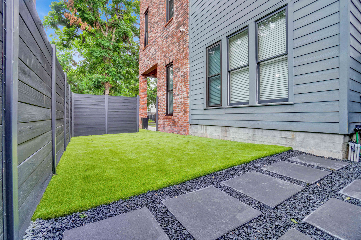 Orion-Turf-And-Landscape_Houston-Artificial-Grass_Houston-Landscape-58