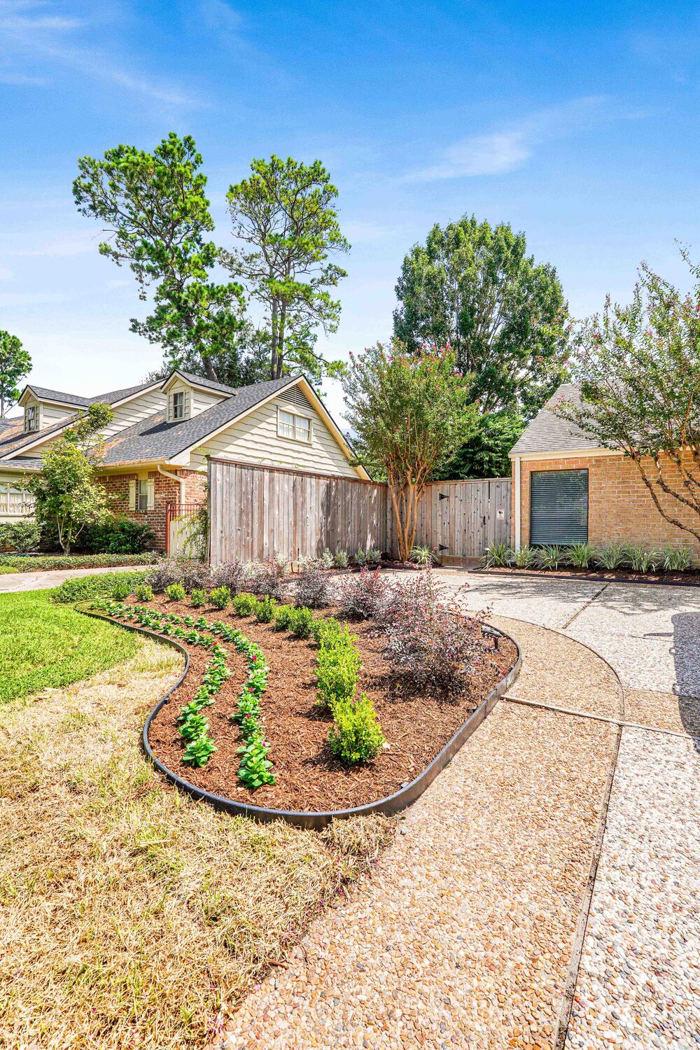 Orion-Turf-And-Landscape_Houston-Artificial-Grass_Pathway4