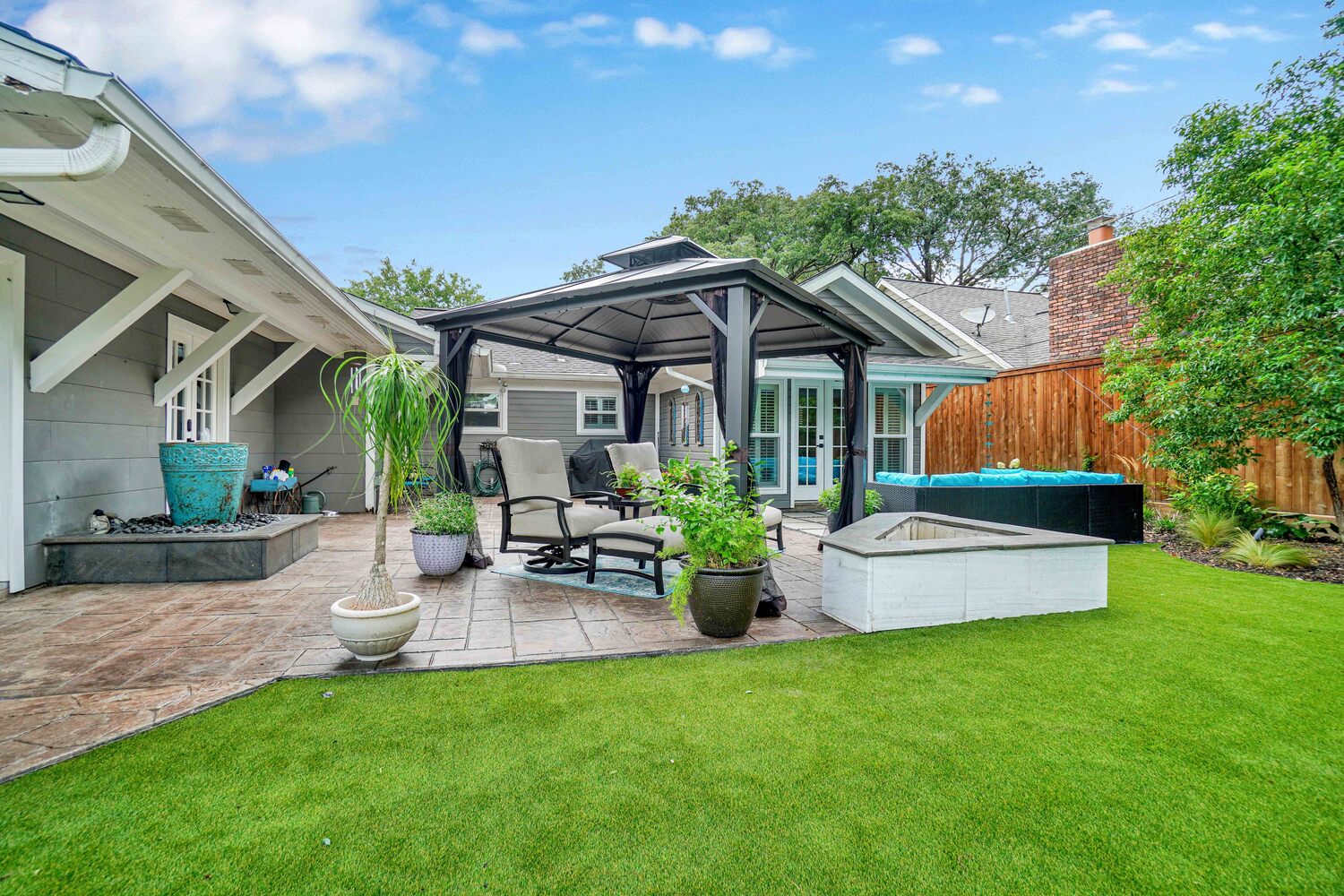 Orion-Turf-And-Landscape_Houston-Artificial-Grass_Patio1