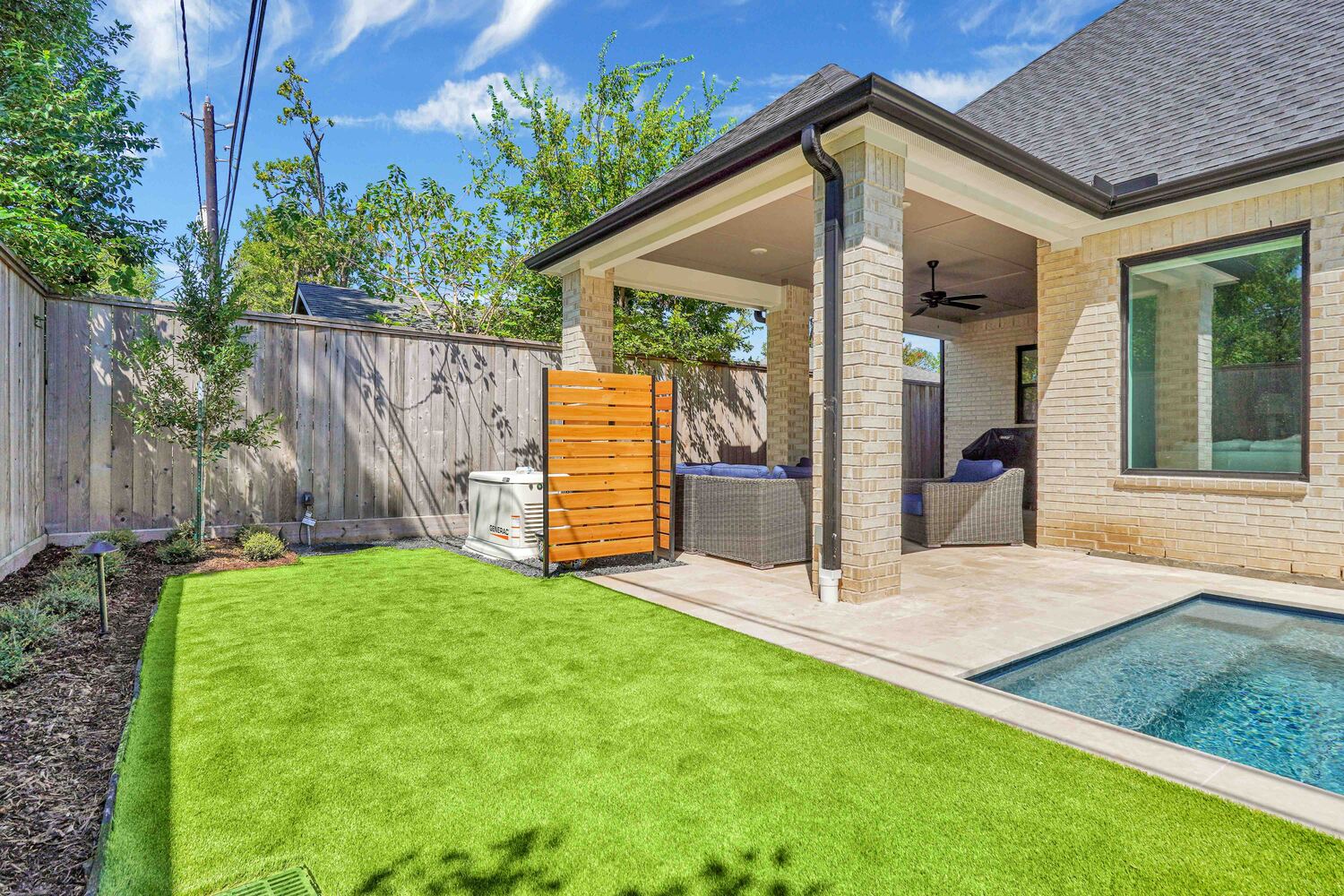 Orion-Turf-And-Landscape_Houston-Artificial-Grass_Pool19