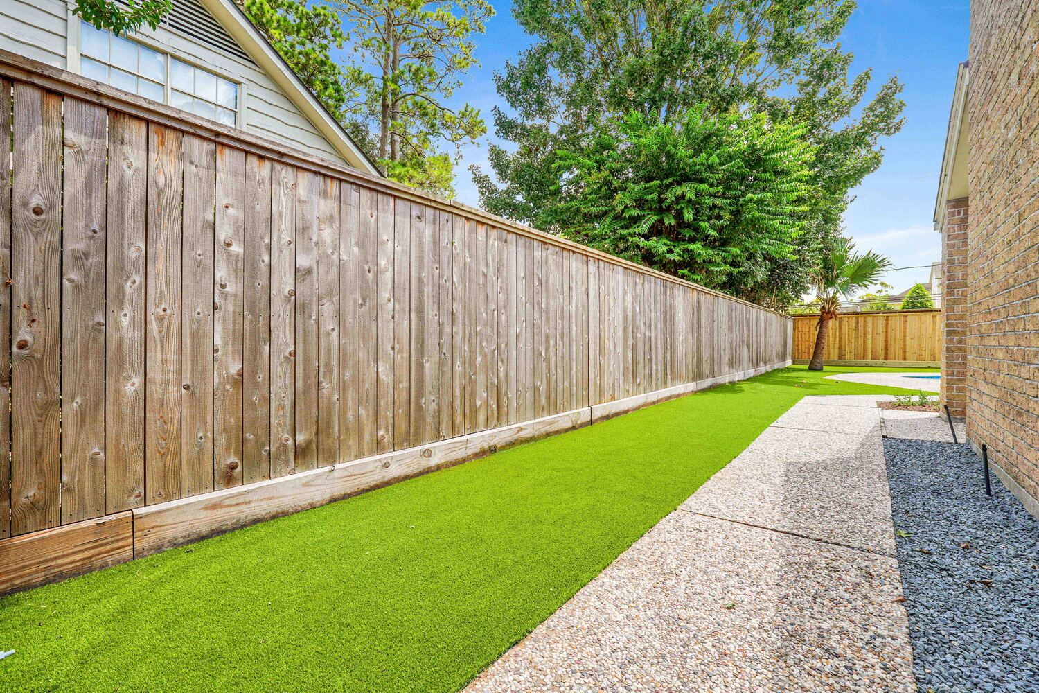 Orion-Turf-And-Landscape_Houston-Artificial-Grass_Sideyard8