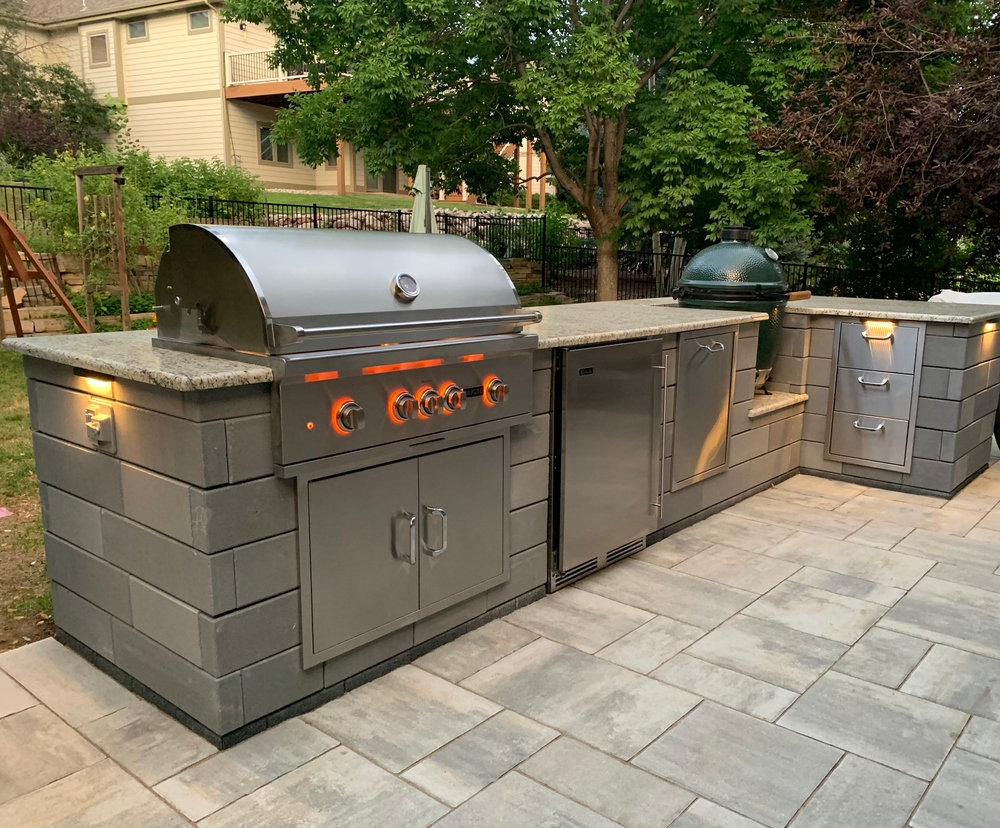 Outdoor kitchen and grill - Orion Turf and Landscape