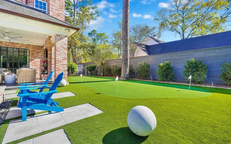 Artificial grass putting green - Orion Turf and Landscape